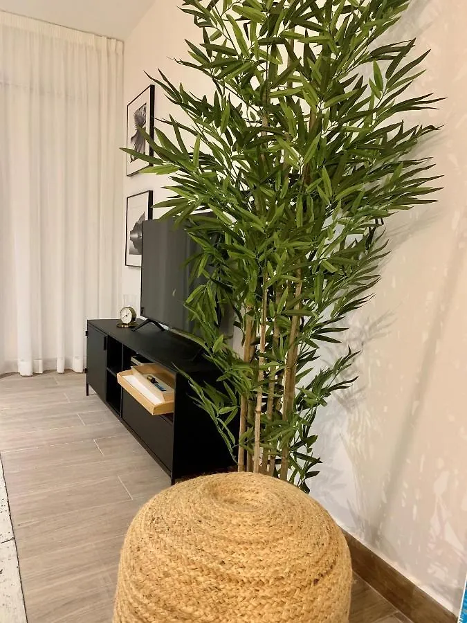 בנאלמדנה Don Gustavo Modern Apartment, Sea Views & Pool דירה
